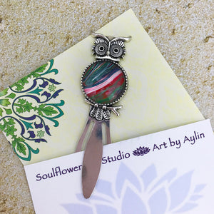 Red Green Owl Bookmark with Fluid Artwork